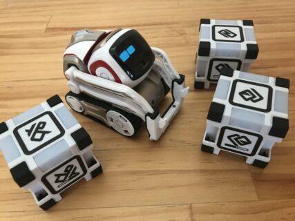 COZMOで楽しくプログラミング！親子で楽しむSTEM教育用ロボット